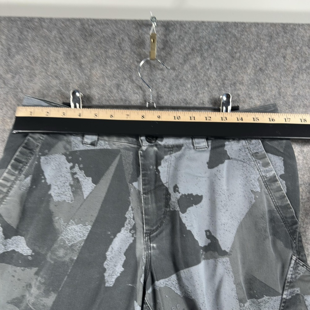 Fox Racing Cargo Shorts Mens 32 Gray Camo 12 In Inseam Lined Casual Outdoor - Picture 4 of 13